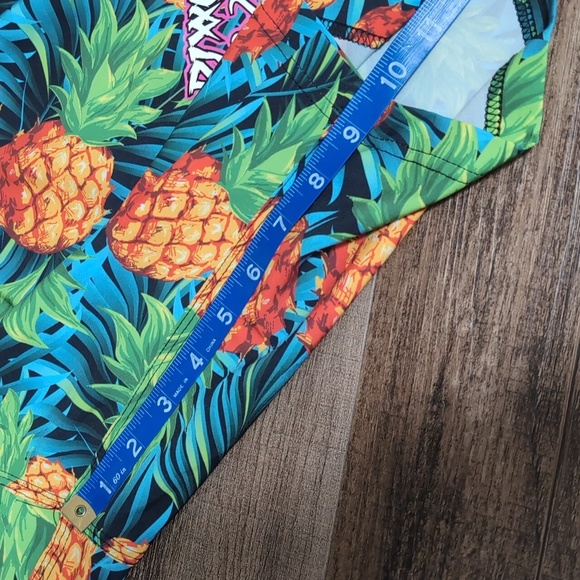 Dixxon Board shorts Size 42 In Tropical Pineapple ๐ ๐ All Over Print - Picture 9 of 9